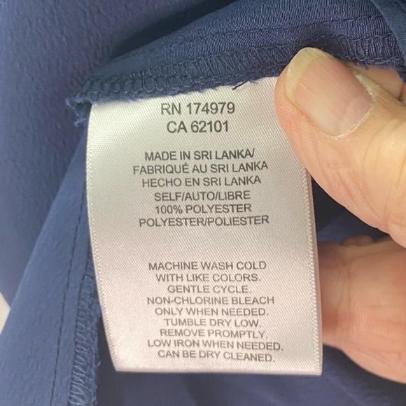 BCBG Max Azria Navy Blue Sleeveless Blouse Women’s Lg - Picture 4 of 8